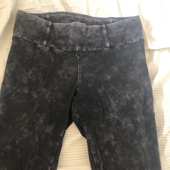 Aritzia Talula Acid Wash Leggings - Picture 2 of 5